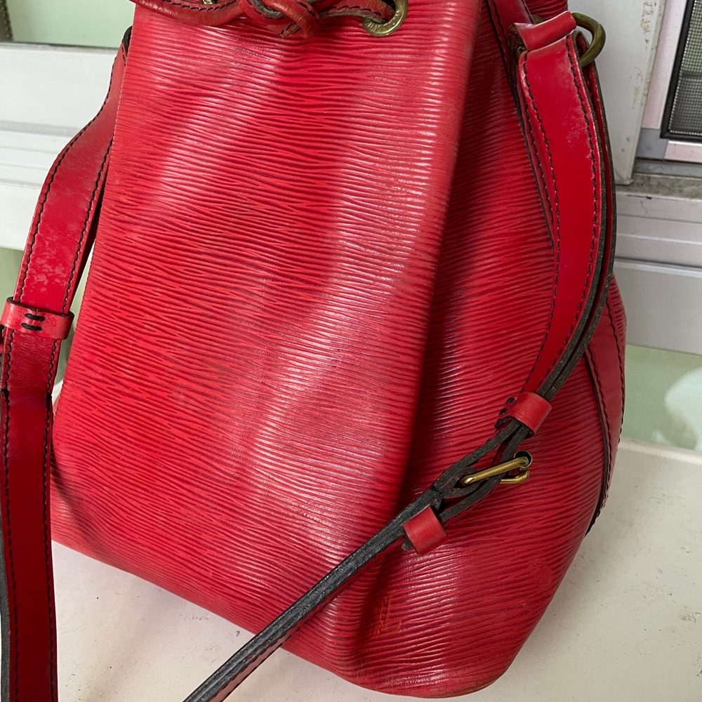 Vintage Louis Vuitton Red Epi Petite Noe - Picture 10 of 12